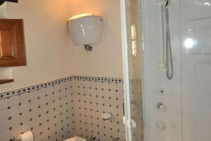 Room 14 of 26