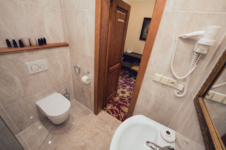 Room 40 of 90