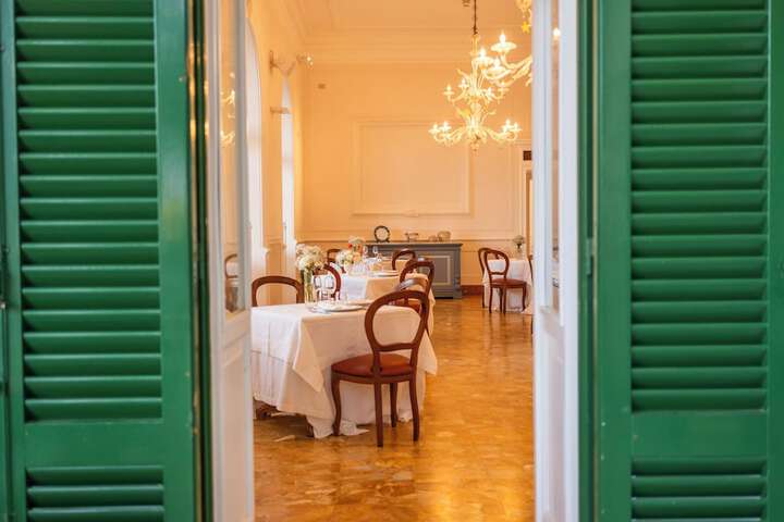 Dining 69 of 129
