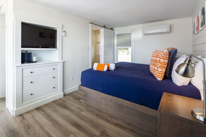 Room 4 of 37