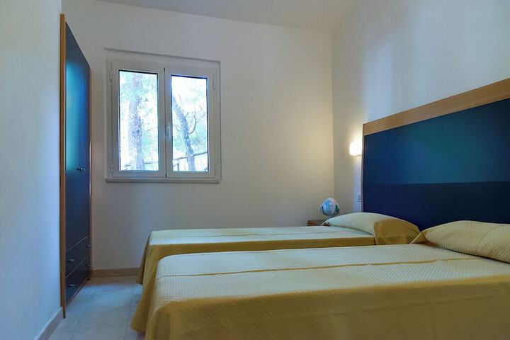 Room 6 of 21