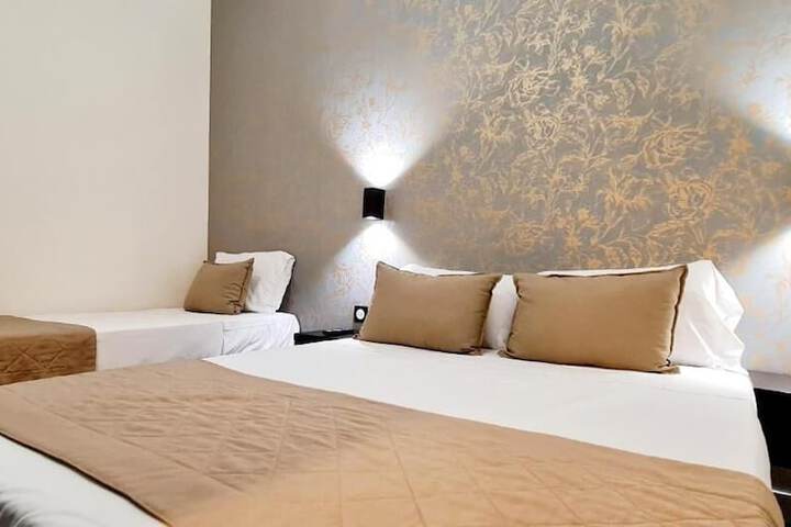 Room 10 of 28