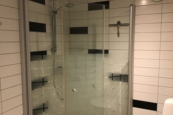 Room 116 of 164