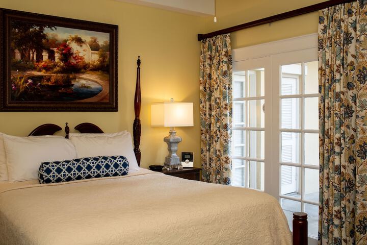 Room 30 of 166