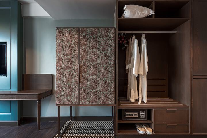 Room 26 of 84