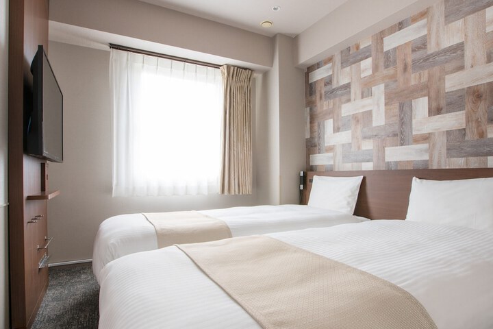 Room 9 of 31