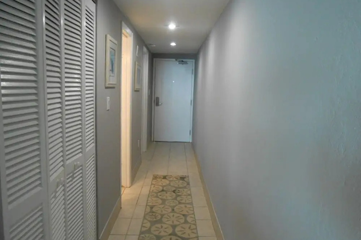 Room 9 of 22
