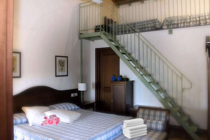 Room 7 of 48