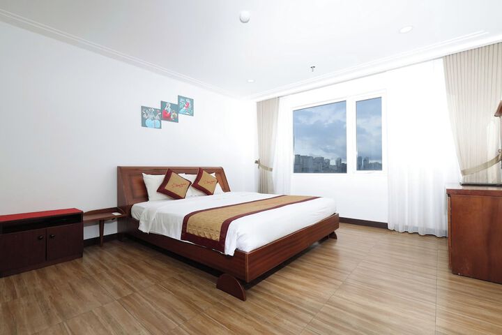 Room 18 of 77