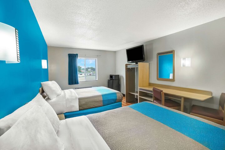 Double Accessible King Size Bed (2 of 5)