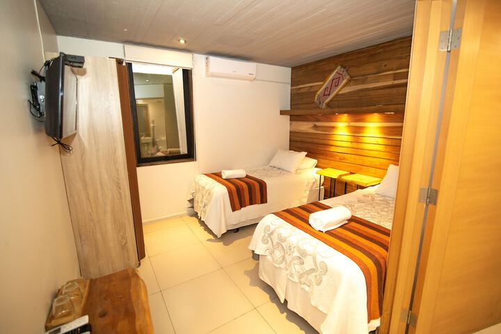 Room 6 of 70