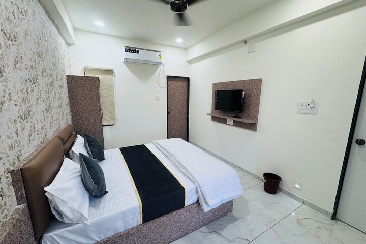 Room 10 of 21