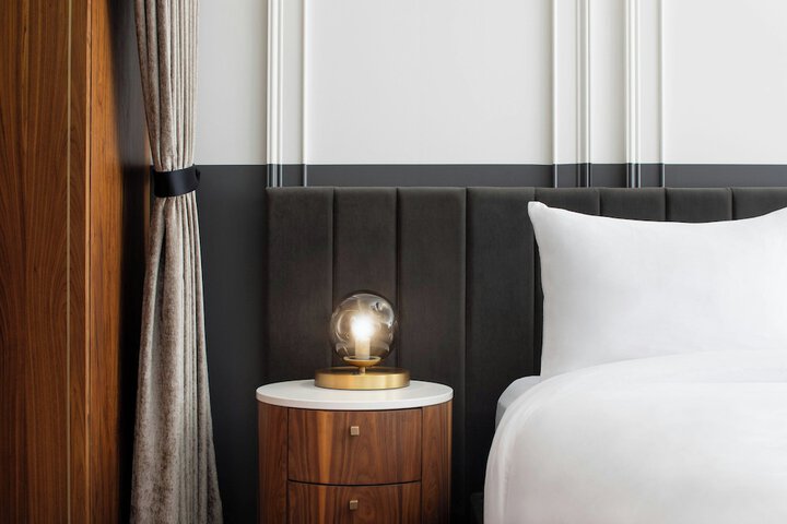 Room 10 of 52