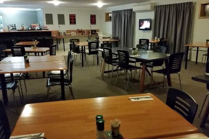 Dining 59 of 74