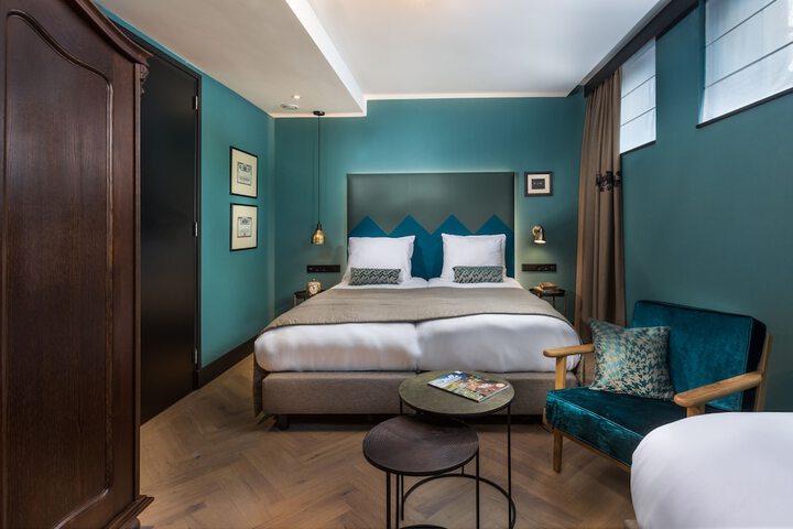 Room 10 of 75
