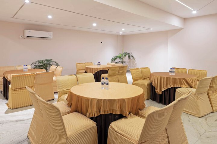 Ballroom/Hall 31 of 42