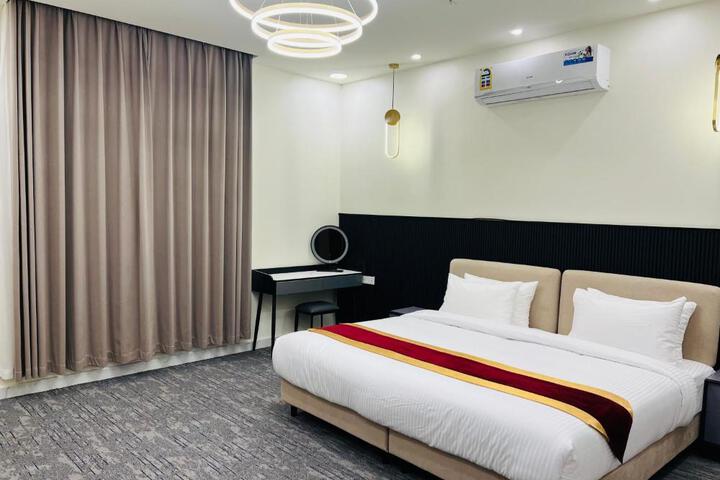 Falcon Grand Hotel