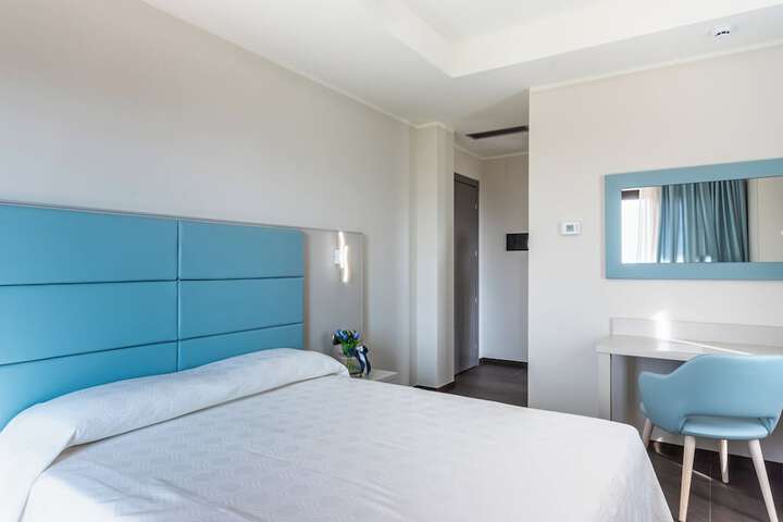 Room 10 of 44