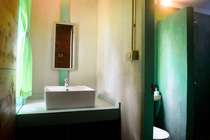 Room 48 of 87