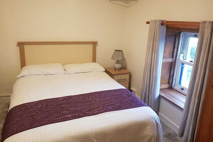 Room 6 of 25