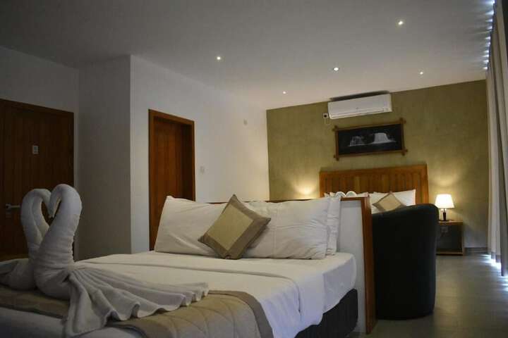 Room 6 of 32