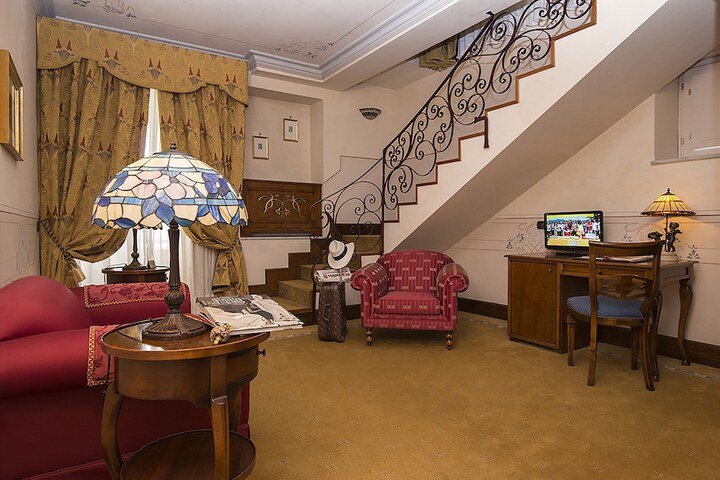 Room 16 of 51