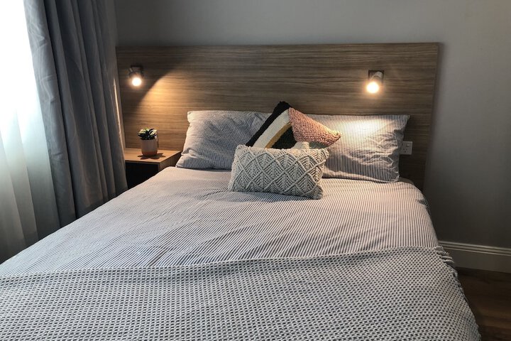 Room 8 of 28