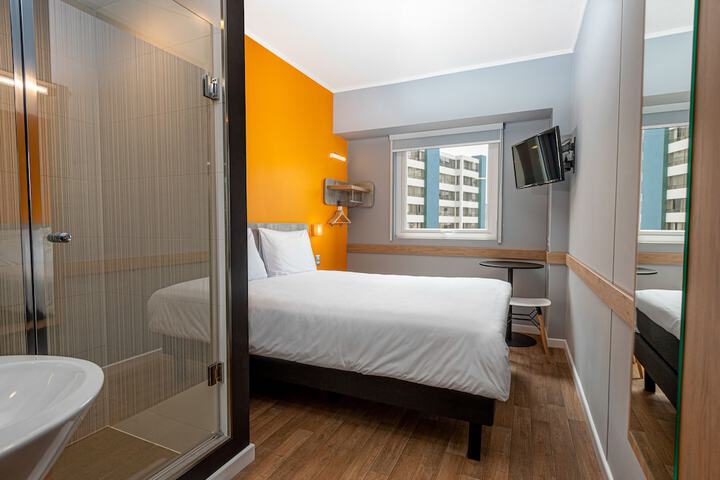 Room 3 of 36