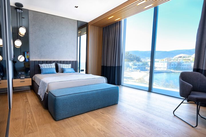 Room 15 of 164