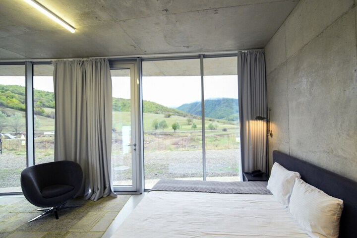 Room 35 of 67