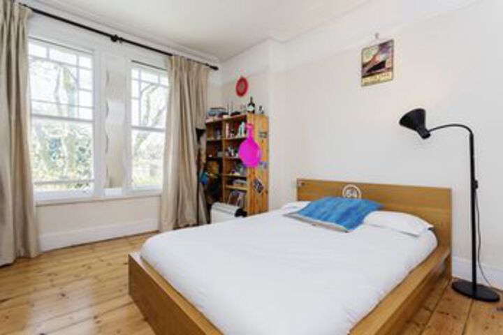 Room 6 of 25