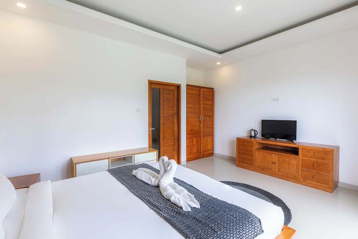 Room 8 of 36