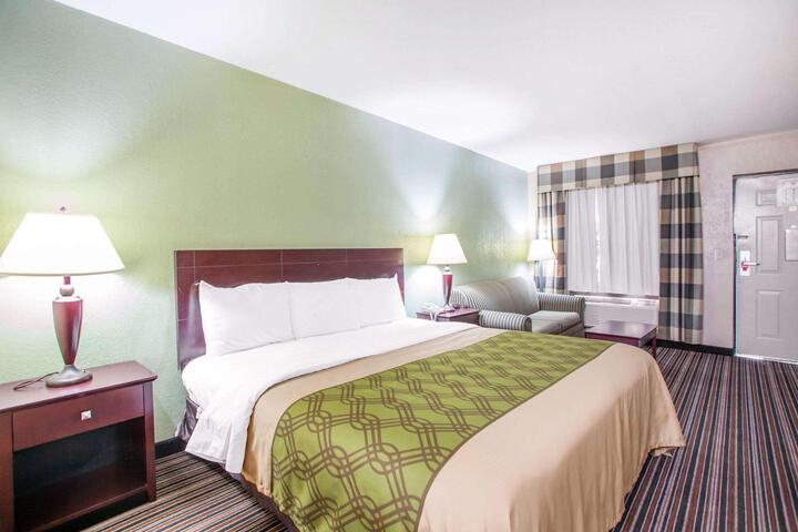 1 King Bed (7 of 7)