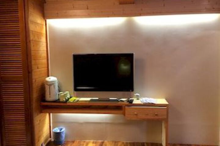 Room 18 of 29