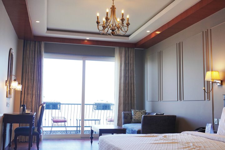 Room 27 of 72