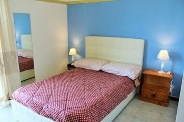Room 11 of 22