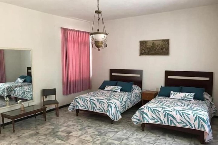 Room 4 of 36
