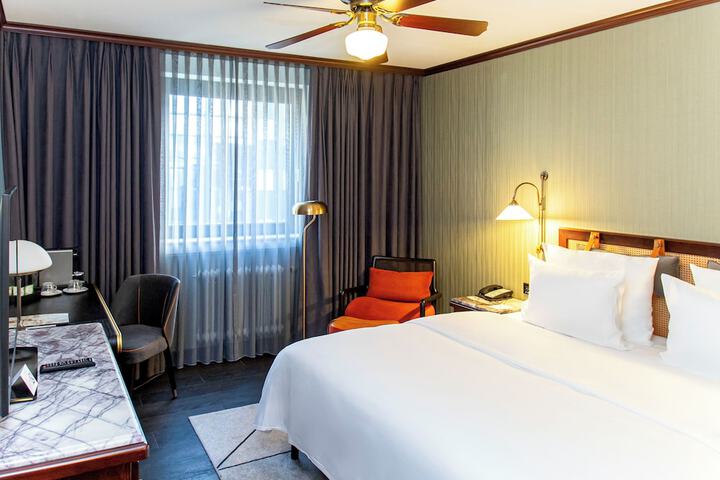 Room 7 of 145