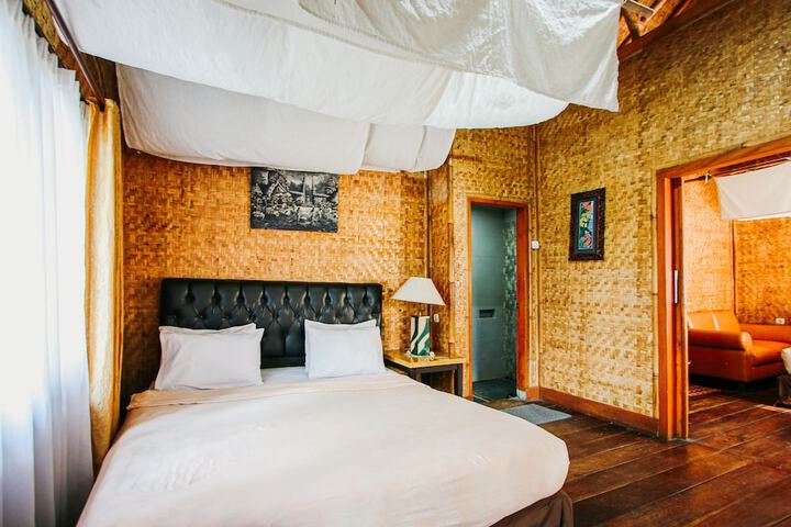 Room 65 of 184