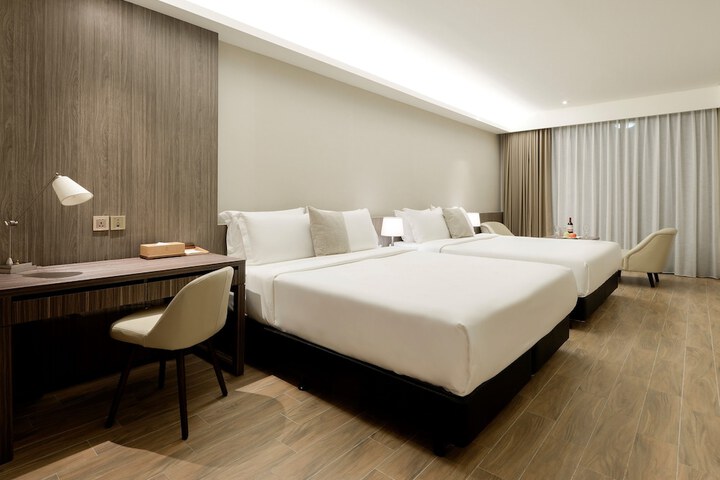 Room 9 of 65