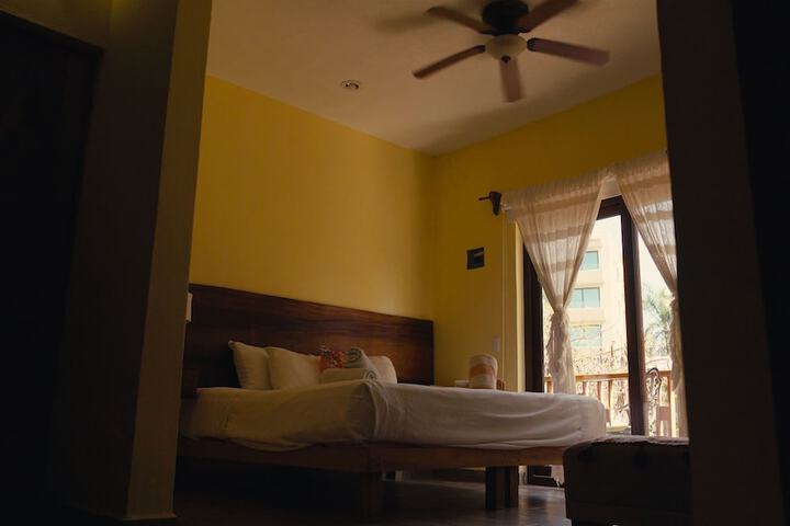 Room 28 of 60