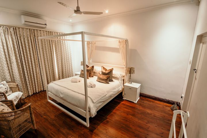 Room 5 of 231