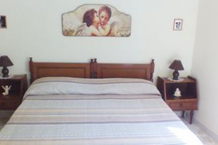 Room 5 of 11