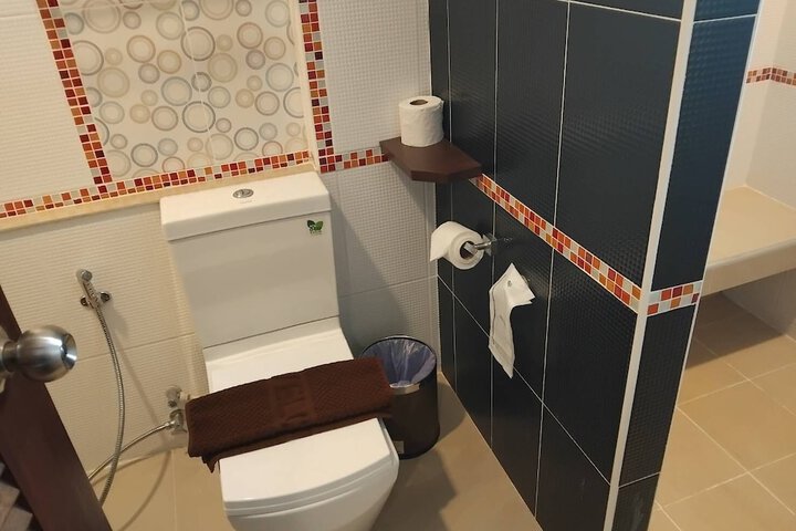 Room 121 of 172