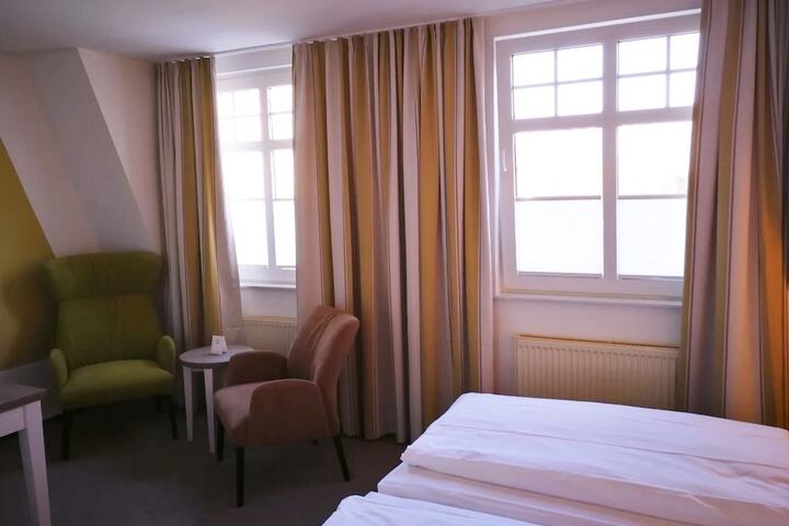 Room 8 of 62