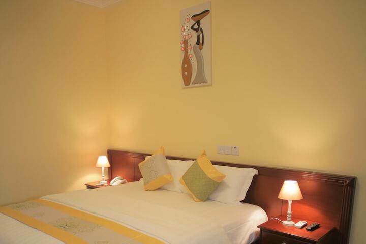 Room 4 of 48