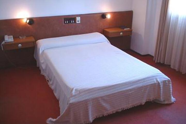 Room 6 of 11