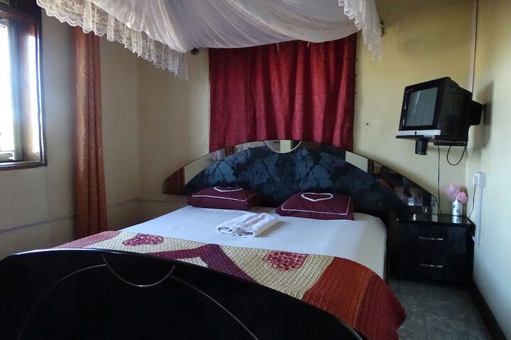 Room 6 of 26