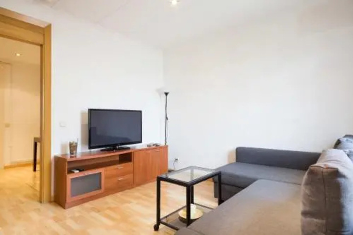 Room 6 of 12