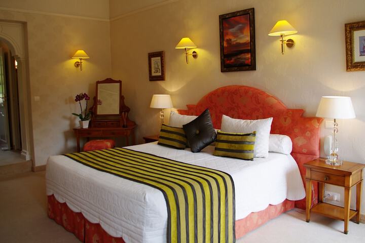 Room 8 of 38